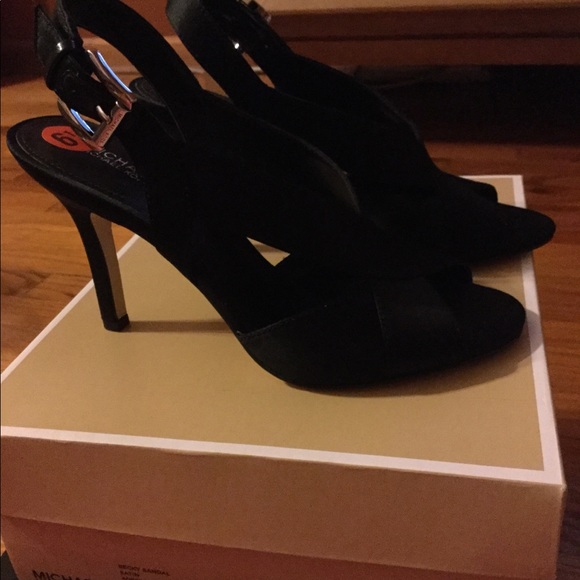 π Michael Kors black heels π  - Picture 5 of 6